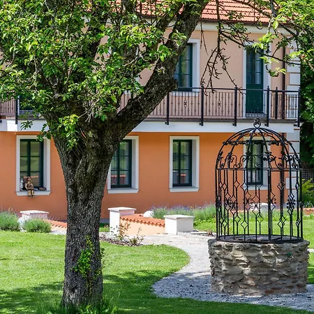 Pod Krásnou Horou Affittacamere Benesov nad Cernou