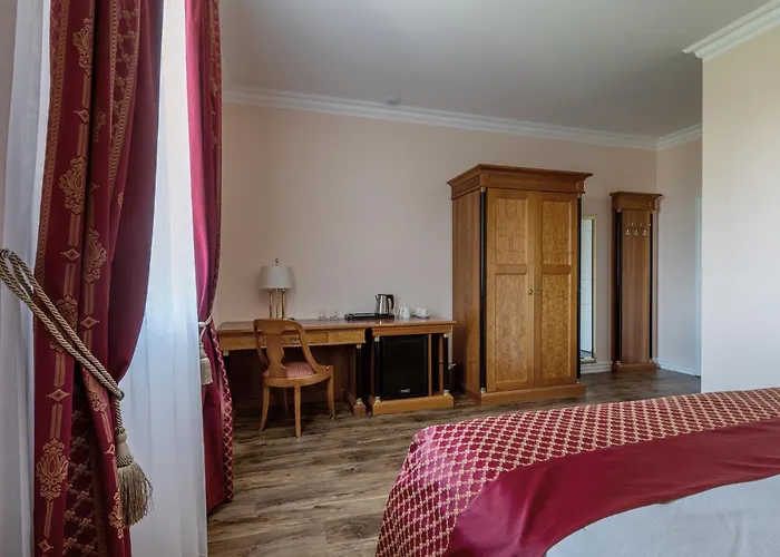 Pod Krasnou Horou 4* Benesov nad Cernou